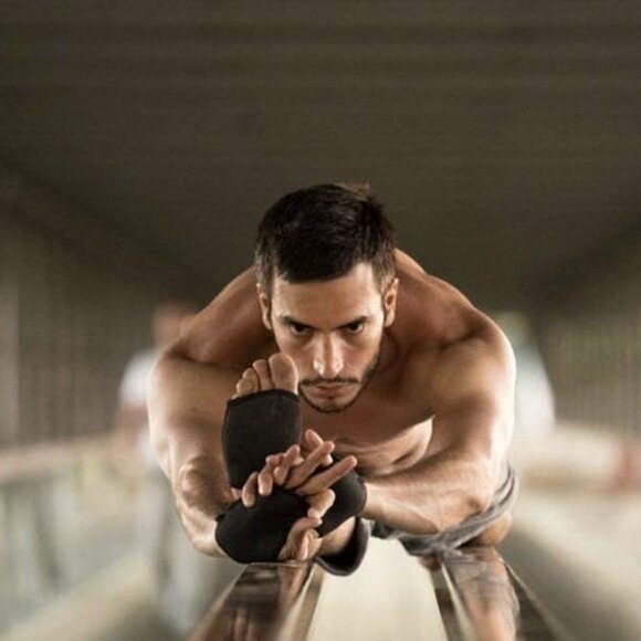 Elite Padded Non-Slip Yoga Gloves & Socks for Ultimate Comfort & Grip - Picture 4 of 6